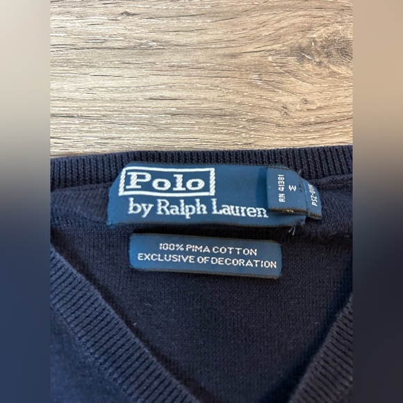 Ralph Lauren Men's V-Neck Sweater in Navy - Picture 4 of 4